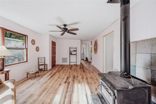 209 Cleveland Pike Road, Westminster, SC 29693