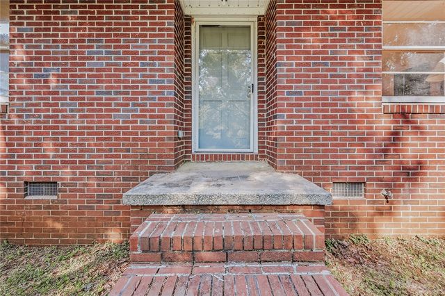 209 Cleveland Pike Road, Westminster, SC 29693