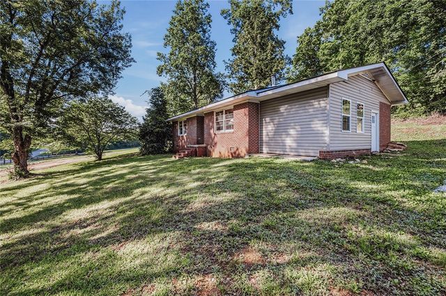 209 Cleveland Pike Road, Westminster, SC 29693