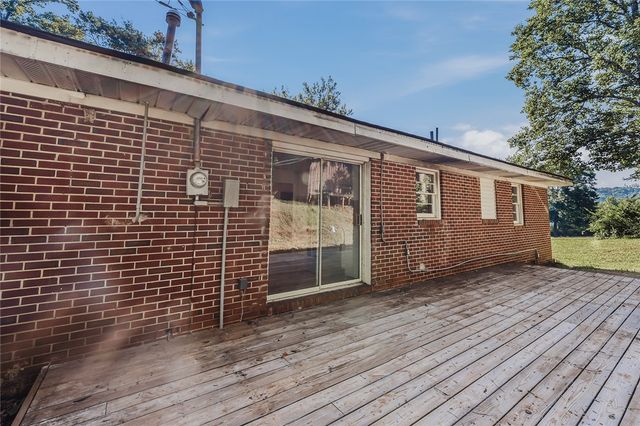209 Cleveland Pike Road, Westminster, SC 29693