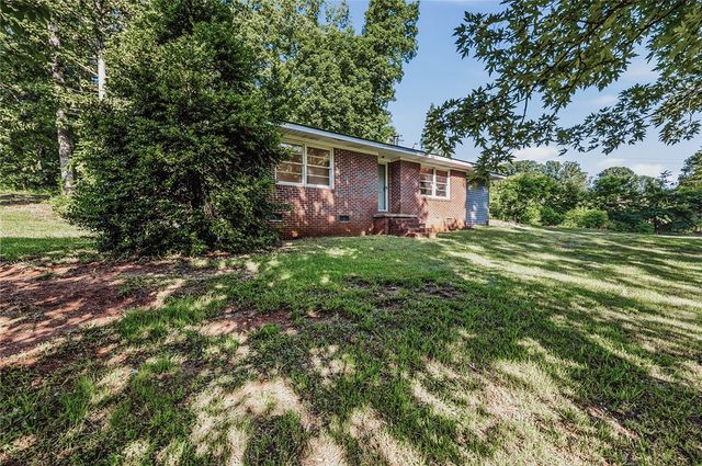 209 Cleveland Pike Road, Westminster, SC 29693