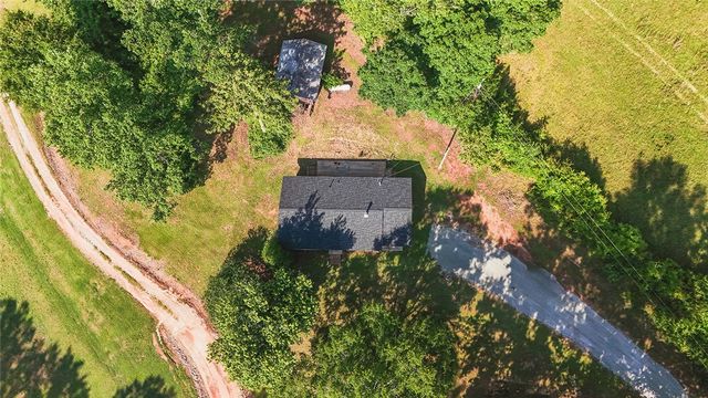 209 Cleveland Pike Road, Westminster, SC 29693