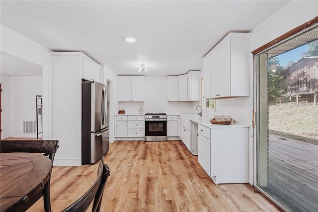 209 Cleveland Pike Road, Westminster, SC 29693