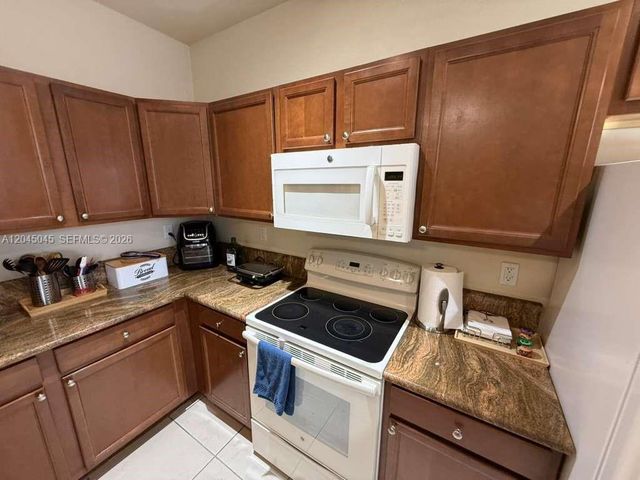 9572 SW 169th Pl Main House, Miami, FL 33196