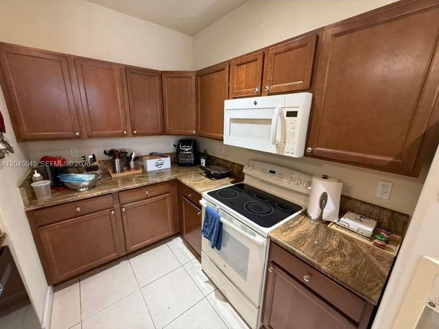 9572 SW 169th Pl Main House, Miami, FL 33196