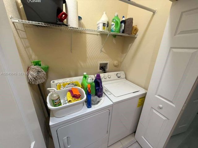 9572 SW 169th Pl Main House, Miami, FL 33196