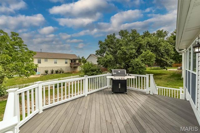 306 Grand Oaks Court, Wentzville, MO 63385