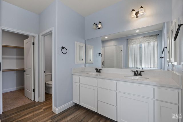 5308 Village Green Lane, Bakersfield, CA 93306