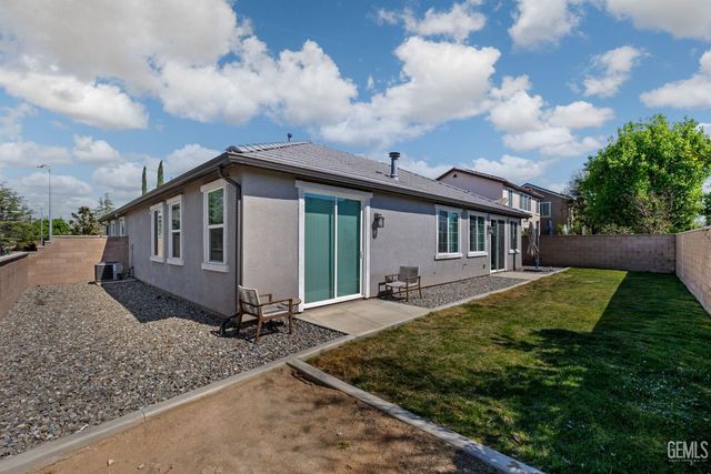 5308 Village Green Lane, Bakersfield, CA 93306