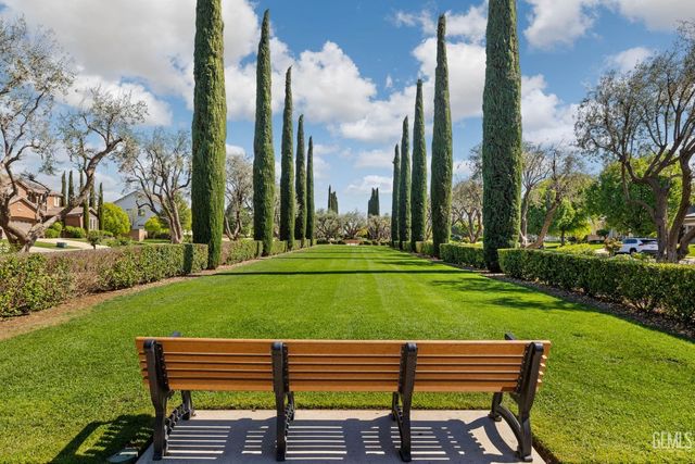 5308 Village Green Lane, Bakersfield, CA 93306