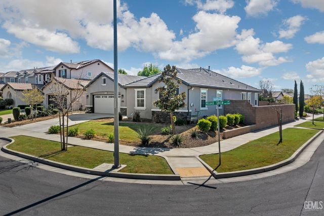 5308 Village Green Lane, Bakersfield, CA 93306