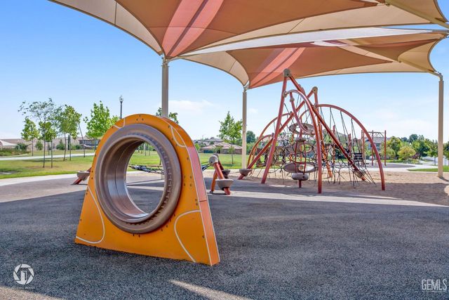 5308 Village Green Lane, Bakersfield, CA 93306