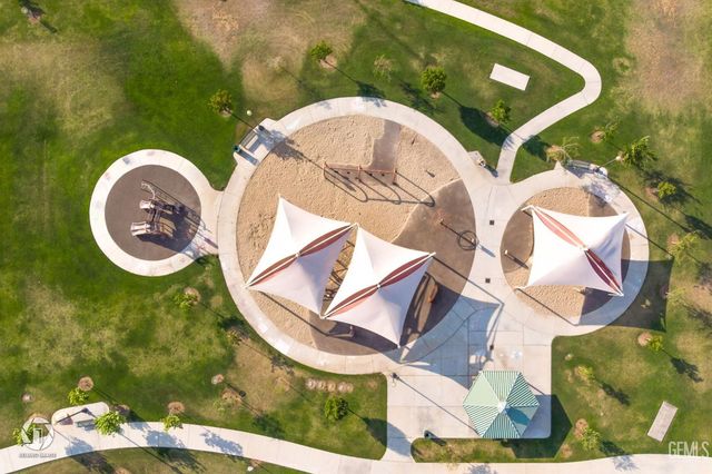 5308 Village Green Lane, Bakersfield, CA 93306