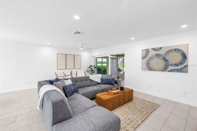 111 WHISPERING SANDS CIRCLE V38, Sarasota, FL 34242