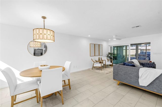 111 WHISPERING SANDS CIRCLE V38, Sarasota, FL 34242