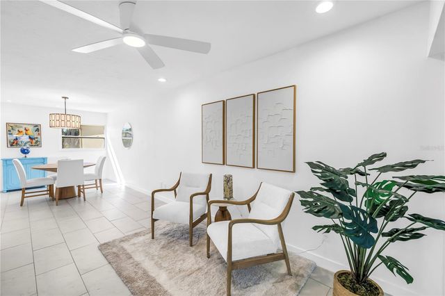 111 WHISPERING SANDS CIRCLE V38, Sarasota, FL 34242