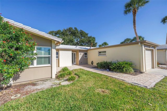 111 WHISPERING SANDS CIRCLE V38, Sarasota, FL 34242