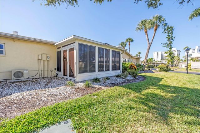 111 WHISPERING SANDS CIRCLE V38, Sarasota, FL 34242