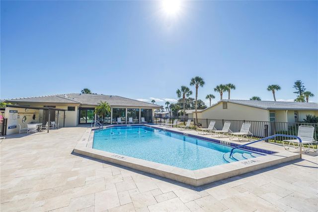 111 WHISPERING SANDS CIRCLE V38, Sarasota, FL 34242