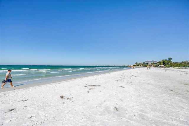 111 WHISPERING SANDS CIRCLE V38, Sarasota, FL 34242