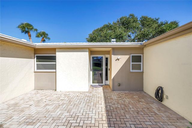 111 WHISPERING SANDS CIRCLE V38, Sarasota, FL 34242
