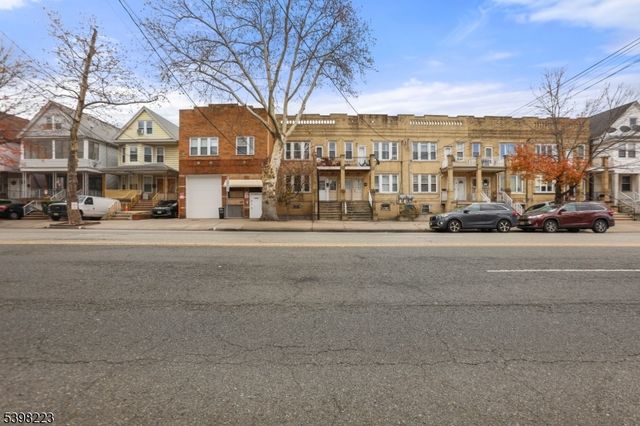 426 Kennedy Blvd, Bayonne City, NJ 07002