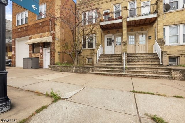 426 Kennedy Blvd, Bayonne City, NJ 07002