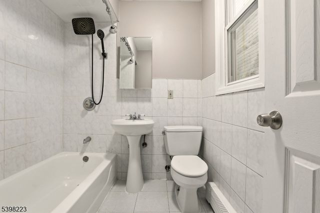 426 Kennedy Blvd, Bayonne City, NJ 07002