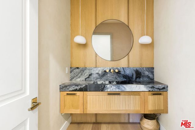 6310 Mirror Lake Drive, Los Angeles, CA 90068