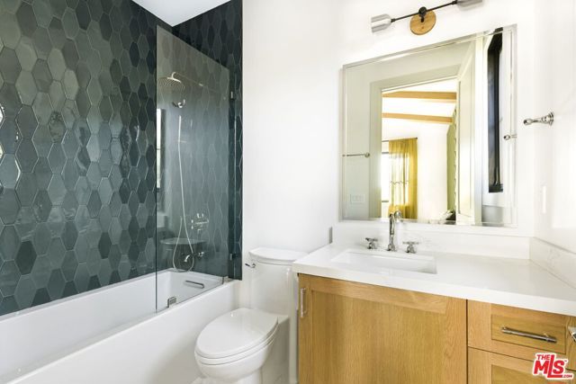 6310 Mirror Lake Drive, Los Angeles, CA 90068