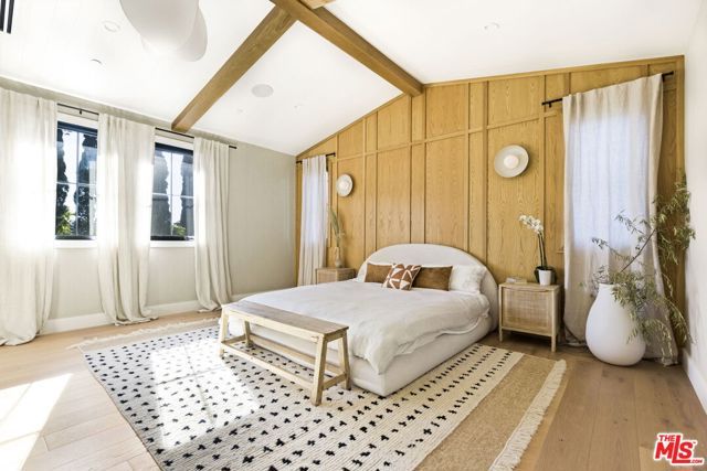 6310 Mirror Lake Drive, Los Angeles, CA 90068