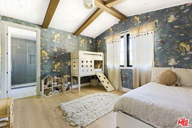 6310 Mirror Lake Drive, Los Angeles, CA 90068