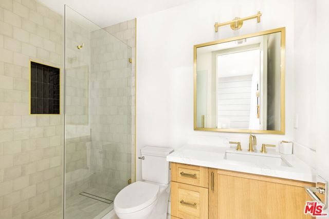 6310 Mirror Lake Drive, Los Angeles, CA 90068