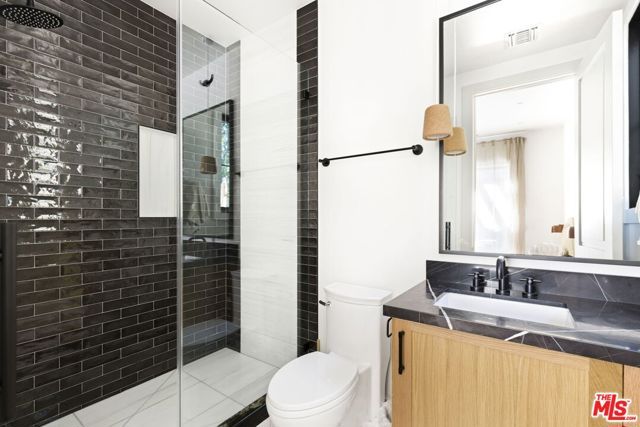 6310 Mirror Lake Drive, Los Angeles, CA 90068