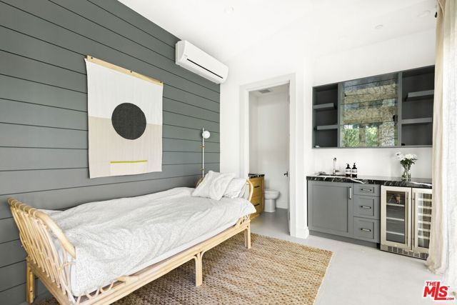 6310 Mirror Lake Drive, Los Angeles, CA 90068