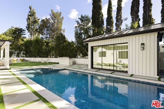 6310 Mirror Lake Drive, Los Angeles, CA 90068