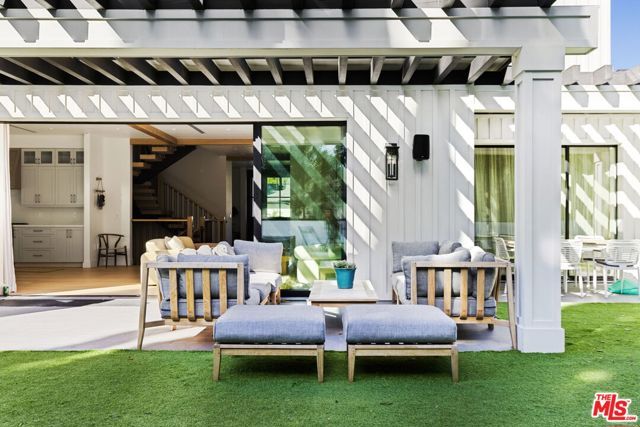 6310 Mirror Lake Drive, Los Angeles, CA 90068