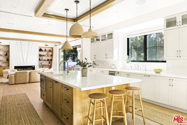 6310 Mirror Lake Drive, Los Angeles, CA 90068