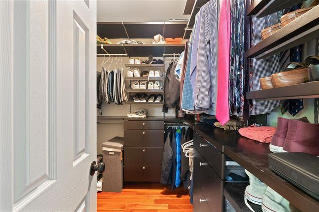 802 Lakeglen Drive, Suwanee, GA 30024