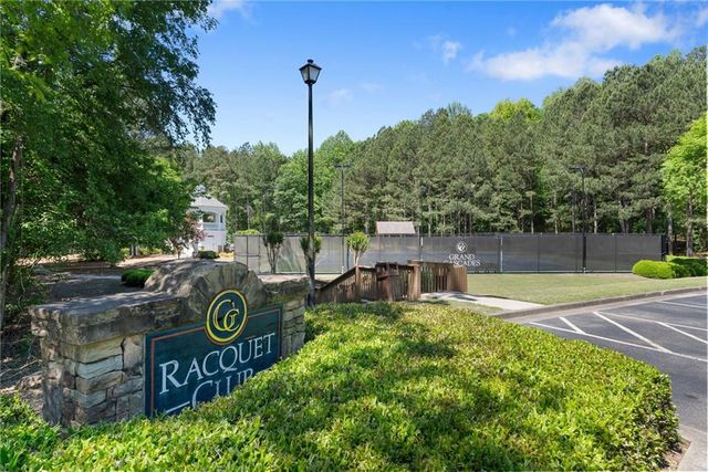 802 Lakeglen Drive, Suwanee, GA 30024
