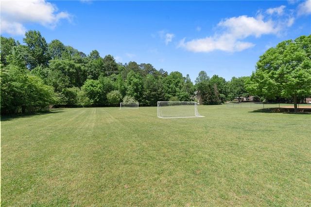 802 Lakeglen Drive, Suwanee, GA 30024