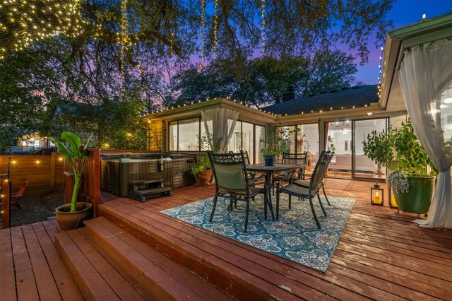 106 Sailmaster ST, Lakeway, TX 78734