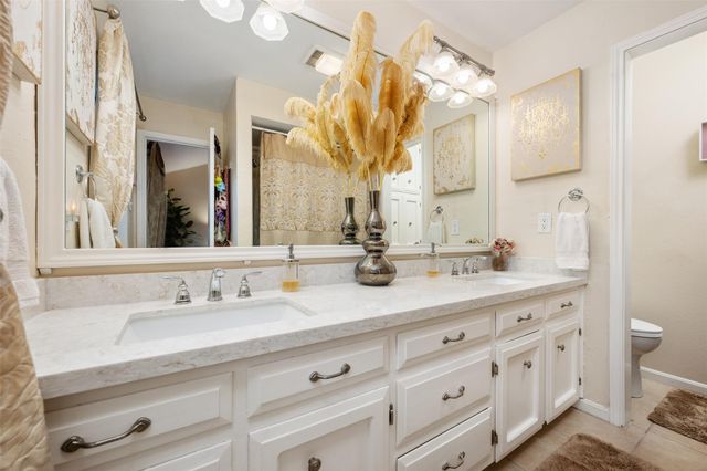 106 Sailmaster ST, Lakeway, TX 78734