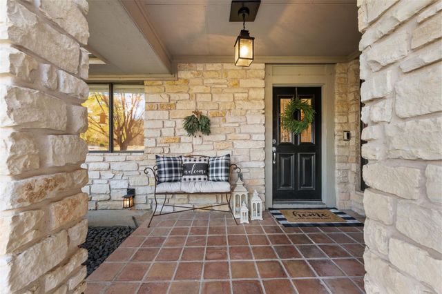 106 Sailmaster ST, Lakeway, TX 78734