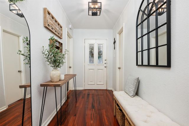 106 Sailmaster ST, Lakeway, TX 78734