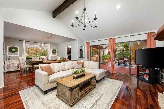 106 Sailmaster ST, Lakeway, TX 78734