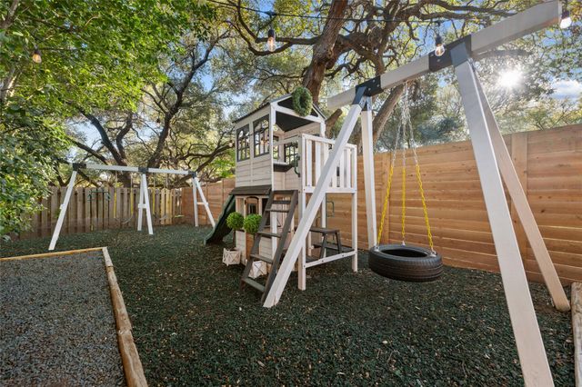 106 Sailmaster ST, Lakeway, TX 78734