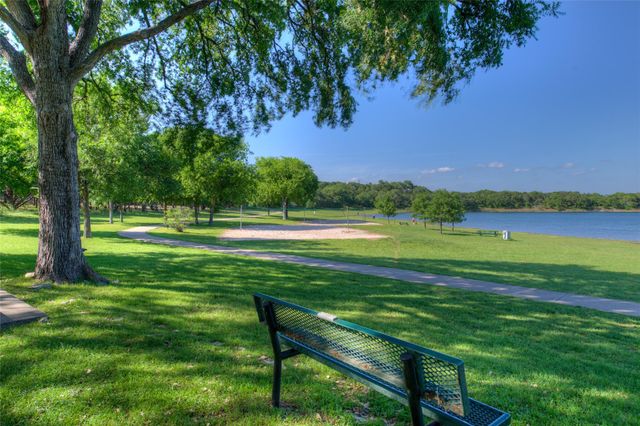 106 Sailmaster ST, Lakeway, TX 78734