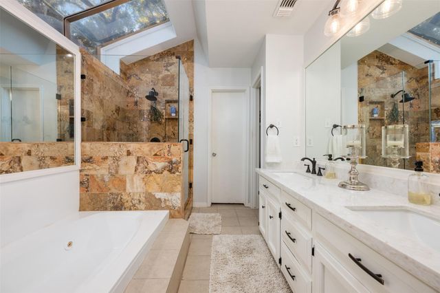 106 Sailmaster ST, Lakeway, TX 78734