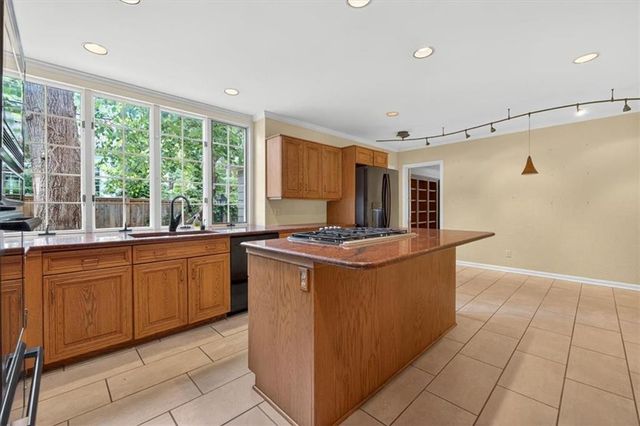 6336 Ensley Lane, Mission Hills, KS 66208